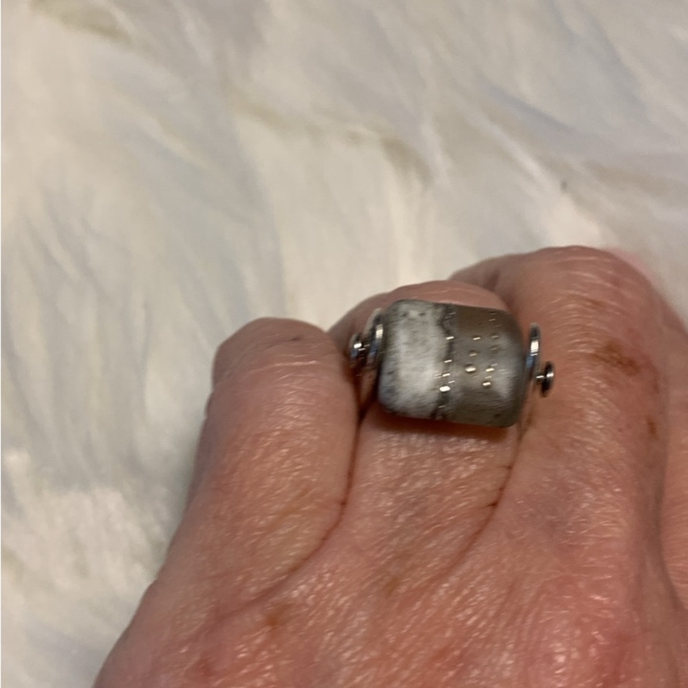 Bijoulee Interchangeable Ring With Stone Bead - image 3